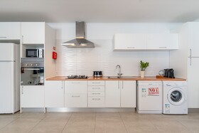 Caparica Poshtel, An Luxury Hostel