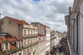 Ando Living Townhouse - Santa Justa 77