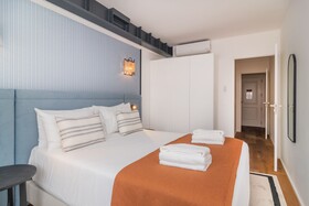 Ando Living Townhouse - Santa Justa 77