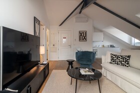 Ando Living Townhouse - Santa Justa 77