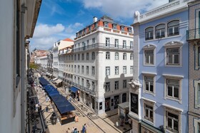 Ando Living Townhouse - Santa Justa 77