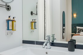 Ando Living Townhouse - Santa Justa 77