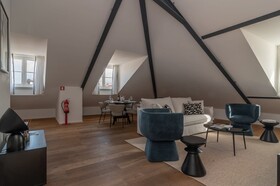 Ando Living Townhouse - Santa Justa 77