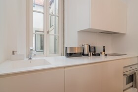 Ando Living Townhouse - Santa Justa 77