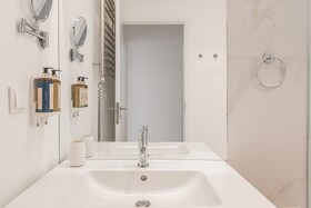 Ando Living Townhouse - Santa Justa 77