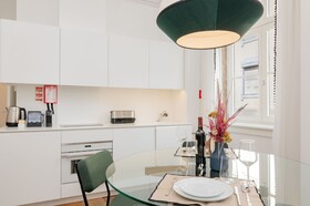 Ando Living Townhouse - Santa Justa 77