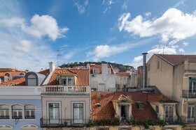 Ando Living Townhouse - Santa Justa 77