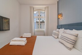 Ando Living Townhouse - Santa Justa 77
