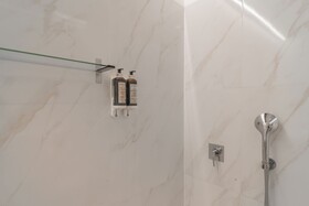 Ando Living Townhouse - Santa Justa 77