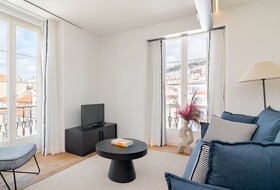 Ando Living Townhouse - Santa Justa 77
