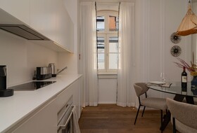 Ando Living Townhouse - Santa Justa 77