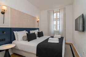Ando Living Townhouse - Santa Justa 77