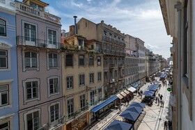 Ando Living Townhouse - Santa Justa 77