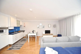 Famous Crows Guest House