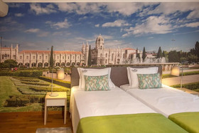 Famous Crows Guest House