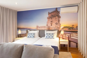 Famous Crows Guest House