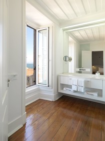 Feels Like Home Chiado Prime Suites