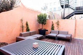 Flora Chiado Apartments