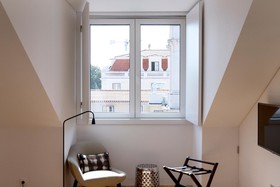 Flora Chiado Apartments