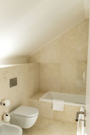 Flora Chiado Apartments