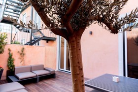 Flora Chiado Apartments