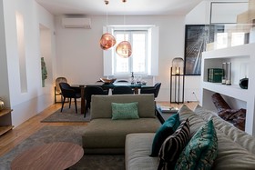 Flora Chiado Apartments