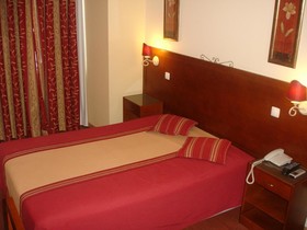 Grande Pensão Residencial Alcobia