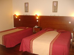 Grande Pensão Residencial Alcobia