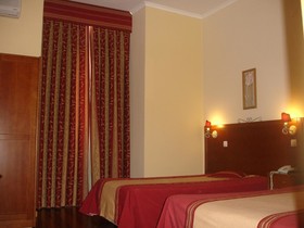 Grande Pensão Residencial Alcobia