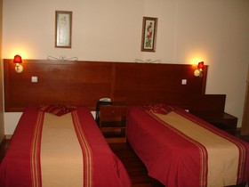 Grande Pensão Residencial Alcobia