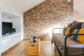 Home Out Rooms & Apartments