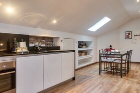 Home Out Rooms & Apartments