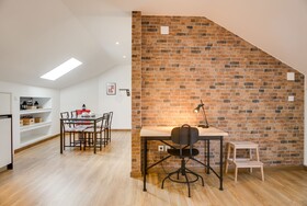Home Out Rooms & Apartments