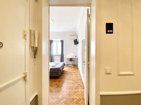Home Out Rooms & Apartments