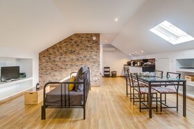 Home Out Rooms & Apartments
