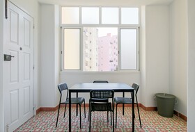 Home Out Rooms & Apartments