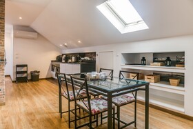 Home Out Rooms & Apartments
