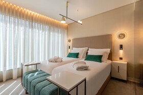 Luster Hotel
