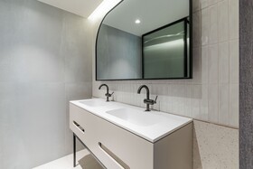 Luster Hotel