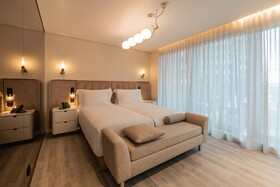 Luster Hotel