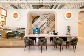 Luster Hotel