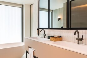 Luster Hotel