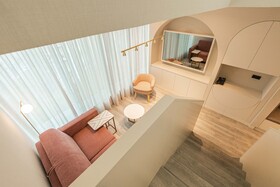 Luster Hotel