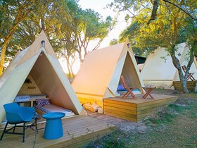 Natura Fun House & Camping