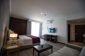 Santa Cruz Village Hotel
