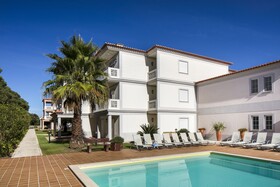 The Village -  Praia D'El Rey