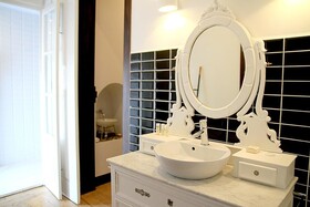 Oryza Guest House & Suites