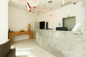 Grapple Hotel