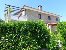 Bernardes House