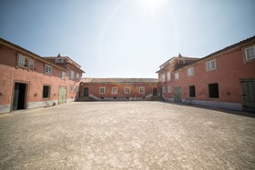 Casa de Sezim